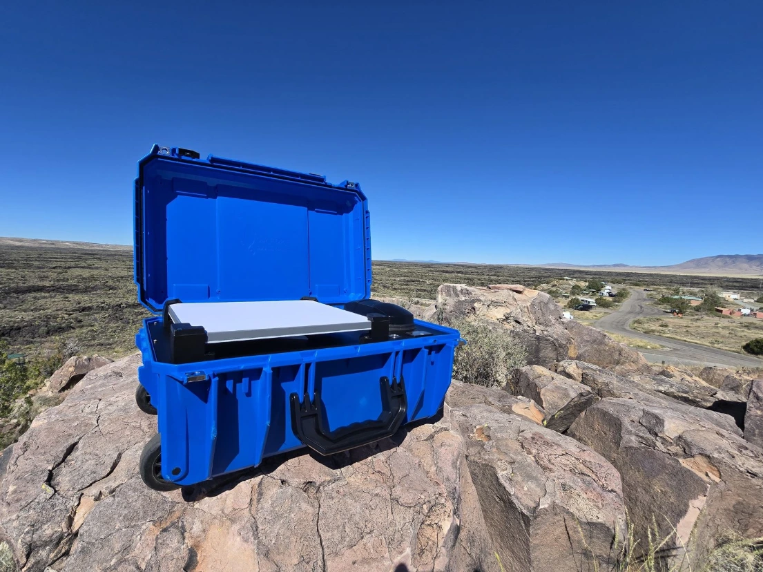 tactical starlink / starshield Wanderer Pro with Starshield Mini antenna, 3 - 5G modems, GPS, Wi-Fi, and battery up to 20 hours uptime