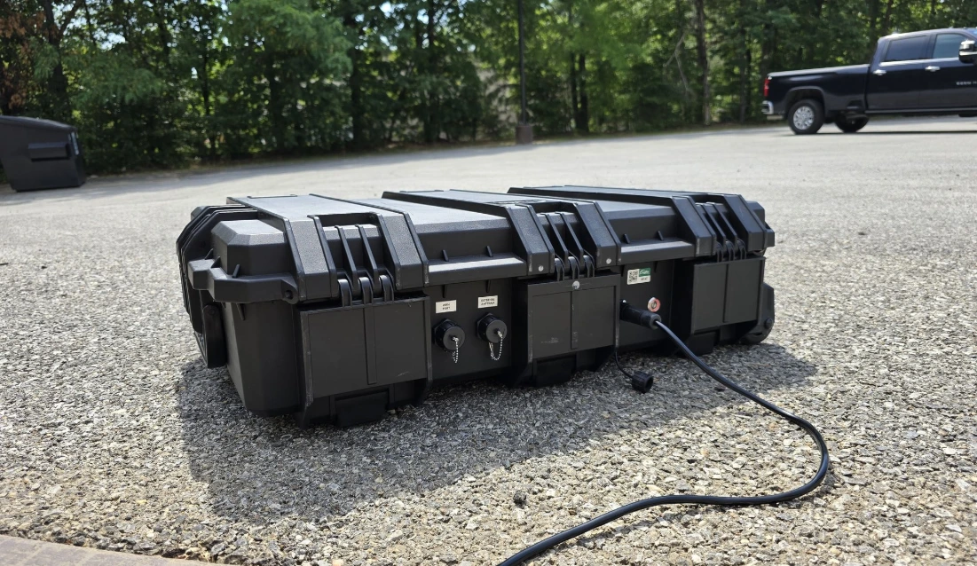 tactical starlink scout with Standard or Performance Gen 3 antenna, 5G router, GPS, Wi-Fi, and battery up to 10 hours uptime